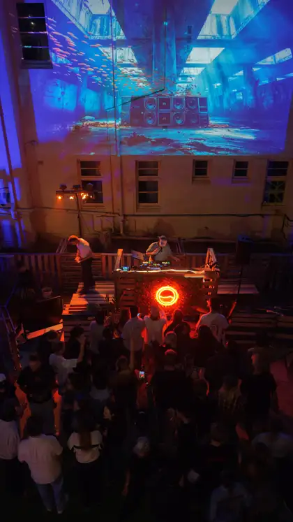 The stage wall at Signal 002, frame 12.