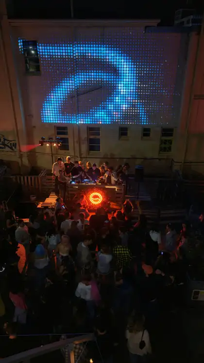 The stage wall at Signal 002, frame 24.