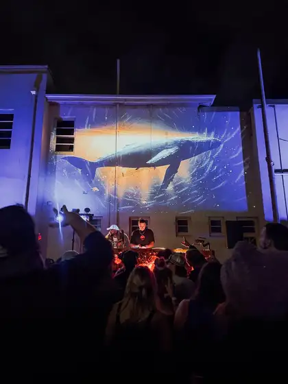 The stage wall at Signal 002, frame 27.